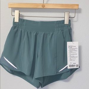 🍋 Lululemon Tide Water Teal Shorts Size 4